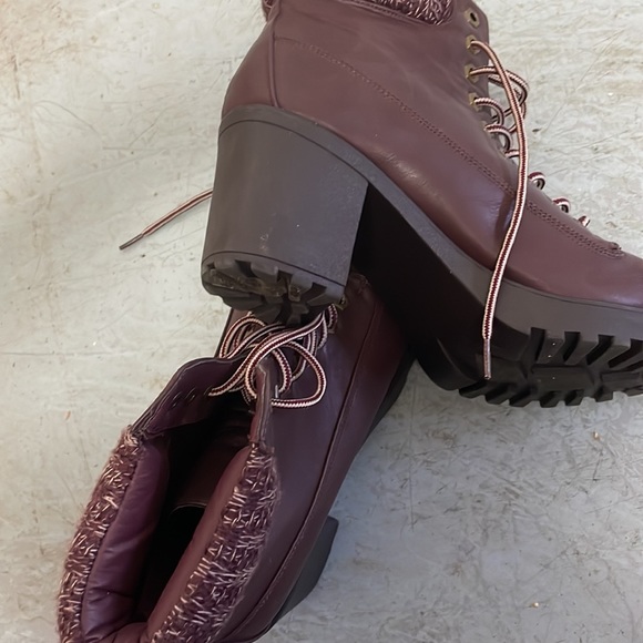 NEW 😍Burgundy Boot - Picture 4 of 5